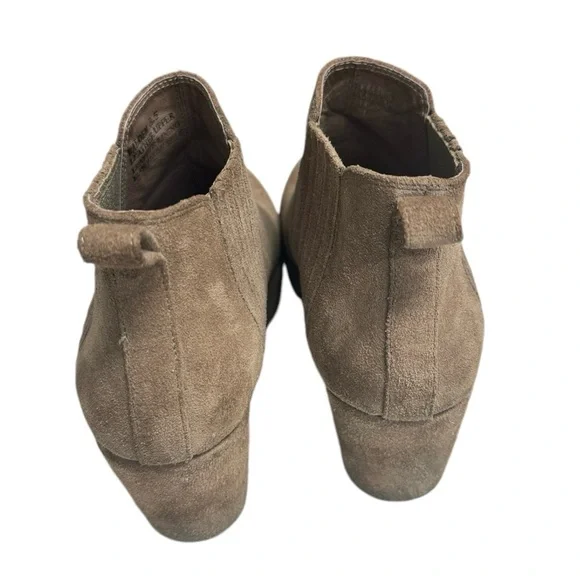 Chocolat Blu Walden Taupe Suede Boot Size 8.5 - Picture 3 of 7